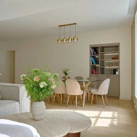 By Saint-sulpice Newly Refurbished 4 Bedroom * Paris