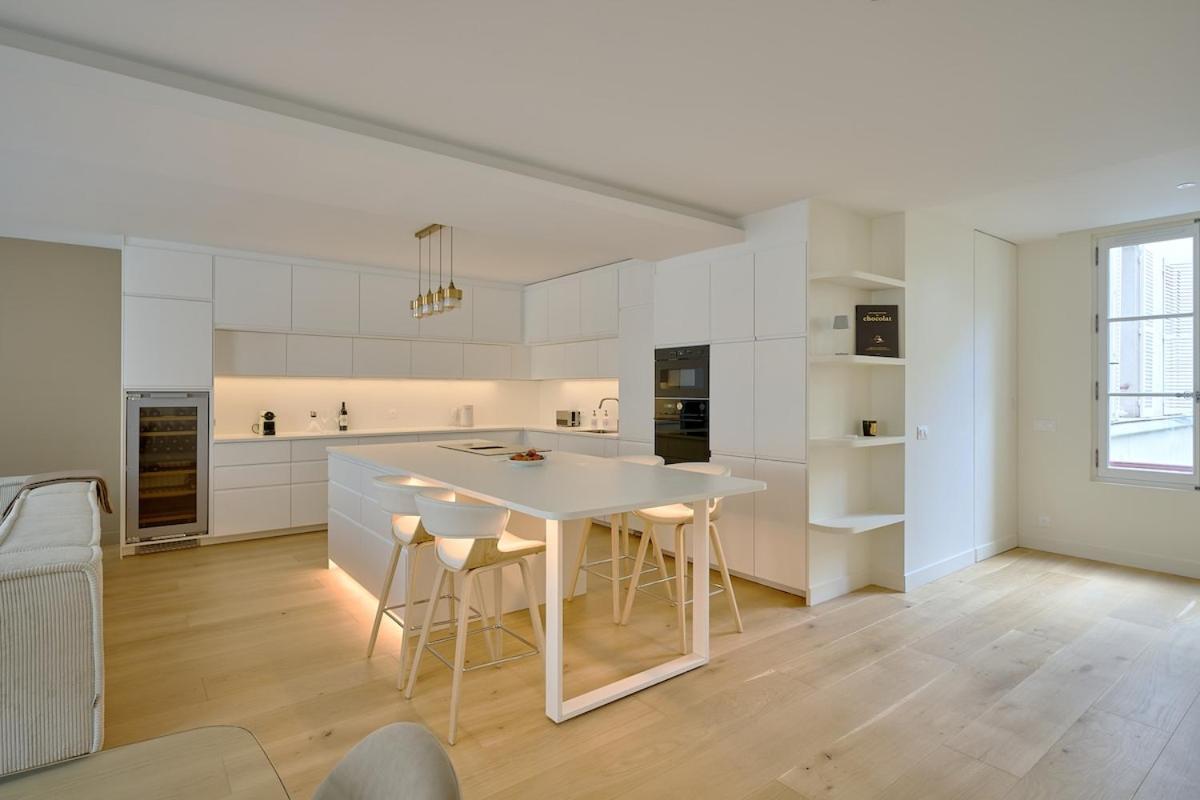 Apartment By Saint-sulpice Newly Refurbished 4 Bedroom Paris