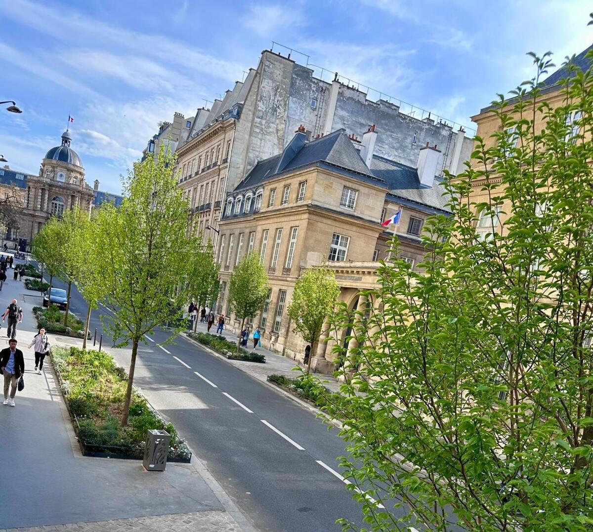 By Saint-sulpice Newly Refurbished 4 Bedroom * Paris