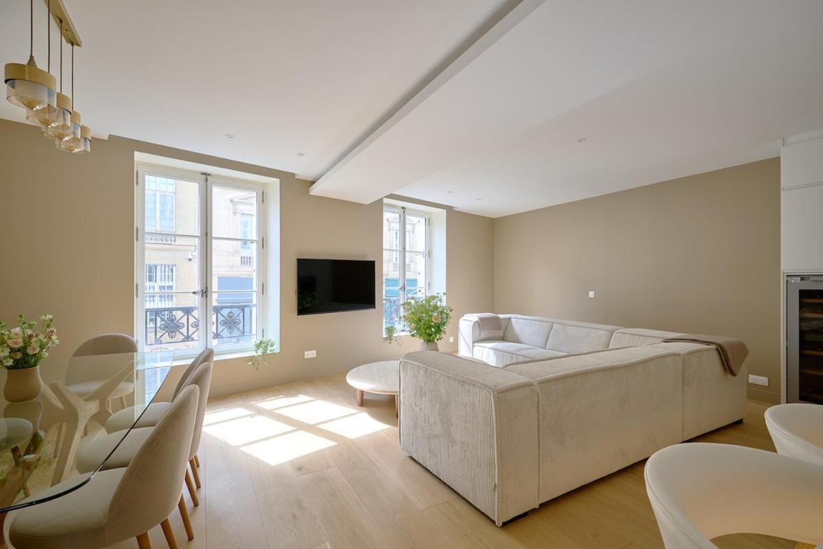 By Saint-sulpice Newly Refurbished 4 Bedroom Paris